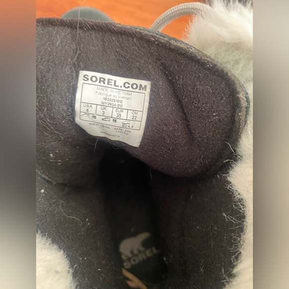 SOREL Kids Whitney™ II Short Lace Waterproof  Black Snow Boot Youth 4. - Picture 8 of 11